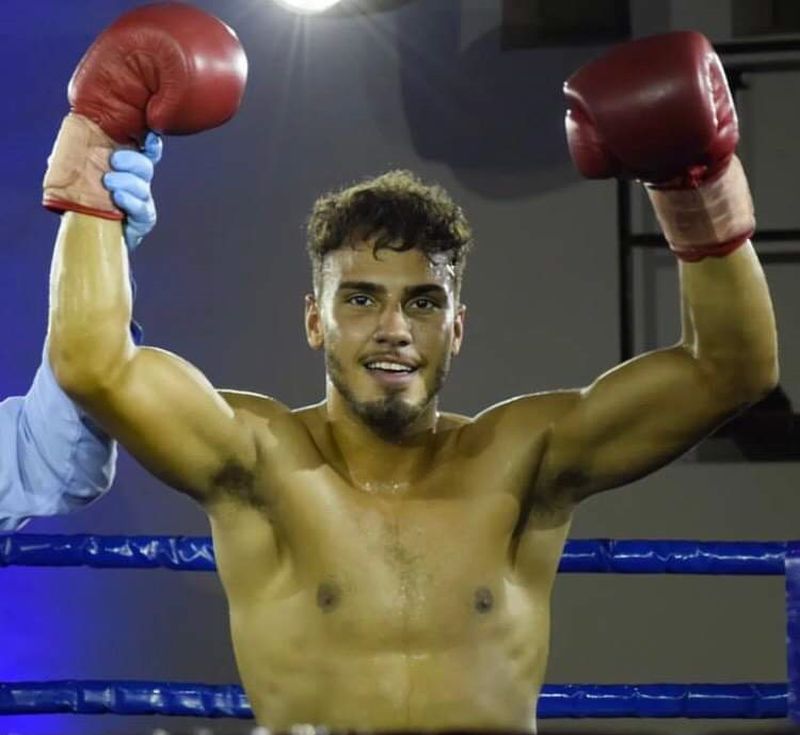 A székesfehérvári ökölvívó, Balogh Bálint profiként folytatja pályafutását